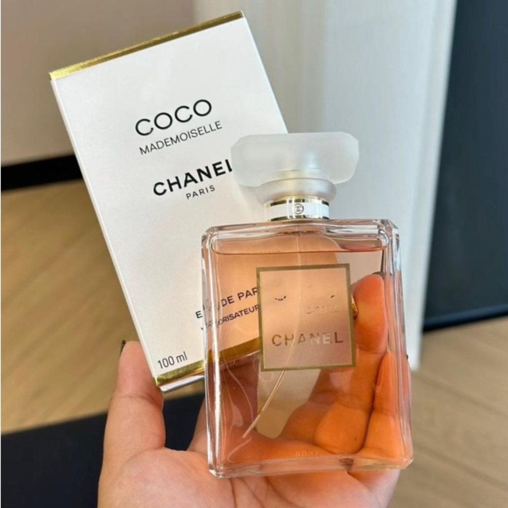 CHANEL Coco Mademoiselle Eau de Parfum - Gold and White